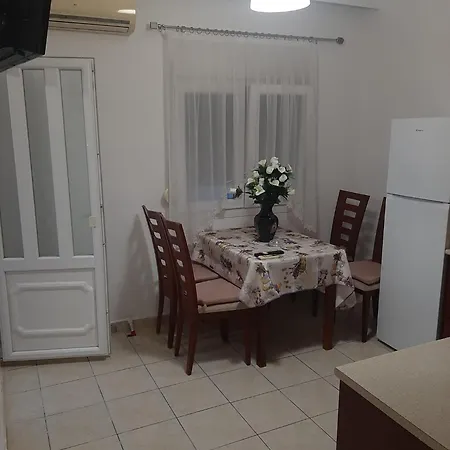 Apartment Dimis Nea Plagia