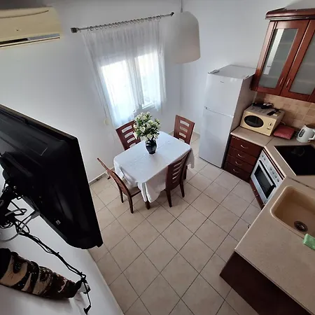 Apartment Dimis Nea Plagia