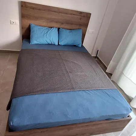 Dimis * 尼亚普拉加