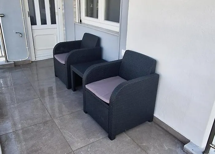 Dimis Apartment Nea Plagia